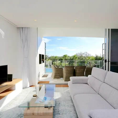 24 B3 - Cleverdetails, Luxury 2 Bedroom Located In A Short Walking Distance To The Marina, Falesia And Supermarket