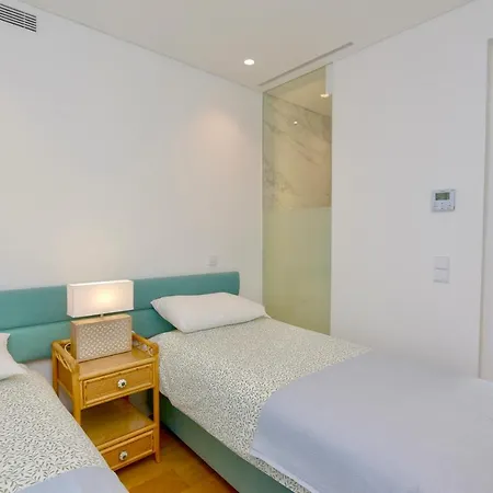 24 B3 - Cleverdetails, Luxury 2 Bedroom Located In A Short Walking Distance To The Marina, Falesia And Supermarket Apartman