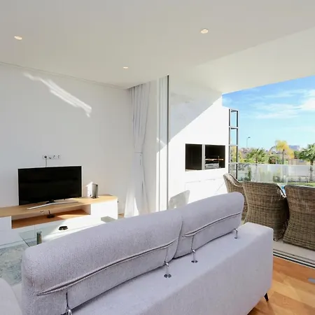 24 B3 - Cleverdetails, Luxury 2 Bedroom Located In A Short Walking Distance To The Marina, Falesia And Supermarket *